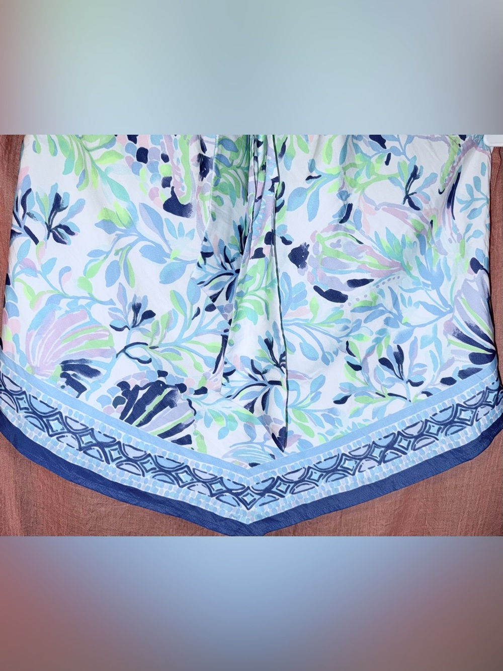 Lilly Pulitzer Julien Halter Top in Resort White
Shell Beach size XL - Picture 10 of 16